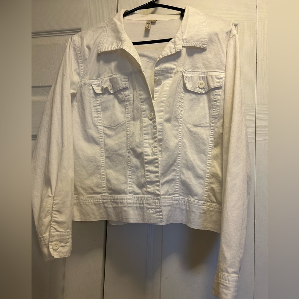 Focus sweater 100%cotton . Size S, oversized very good condition no rips